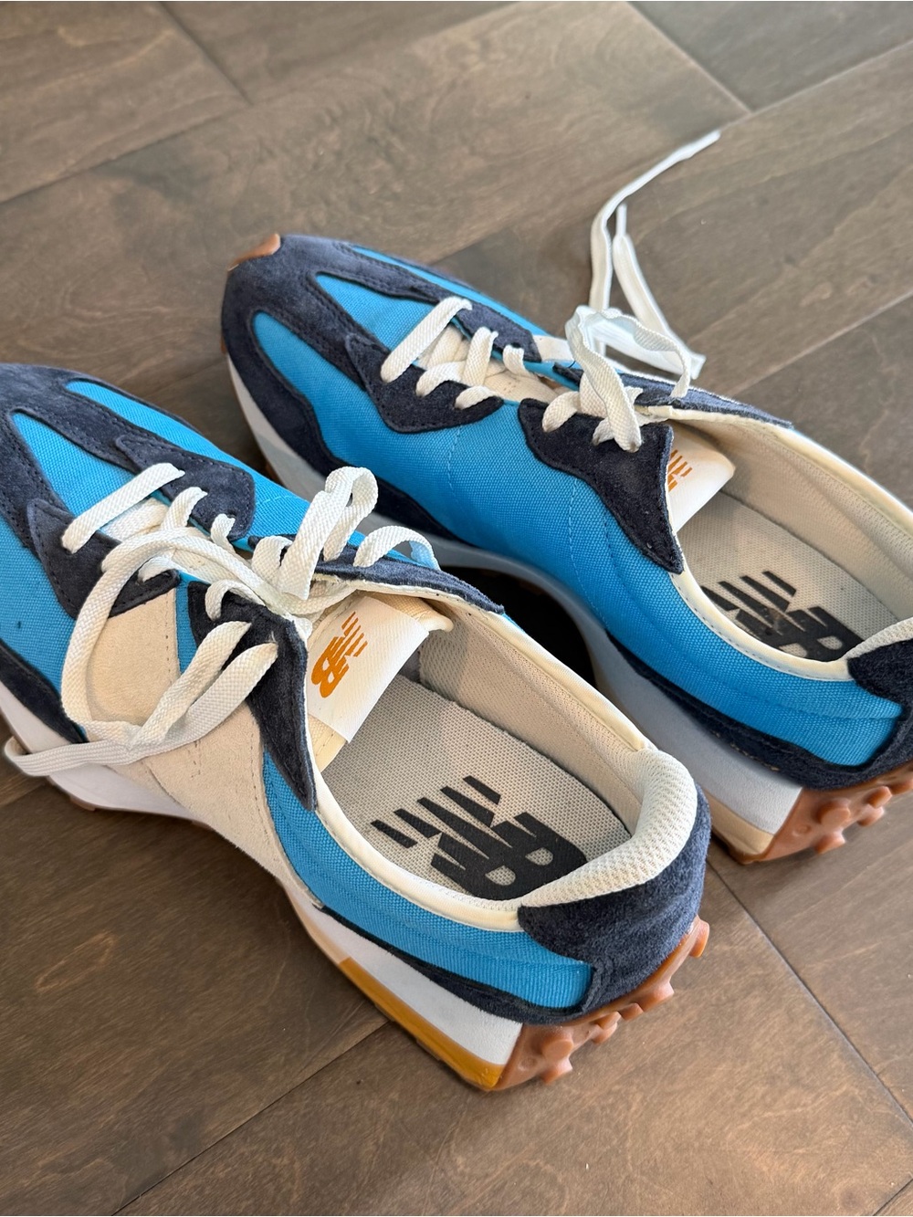 New Balance Men’s Blue & Navy Retro Runner Sneakers
